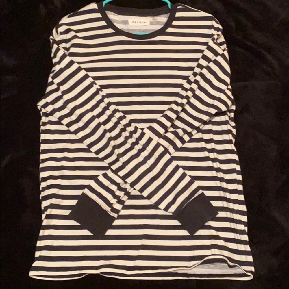 PacSun Long-Sleeve tee